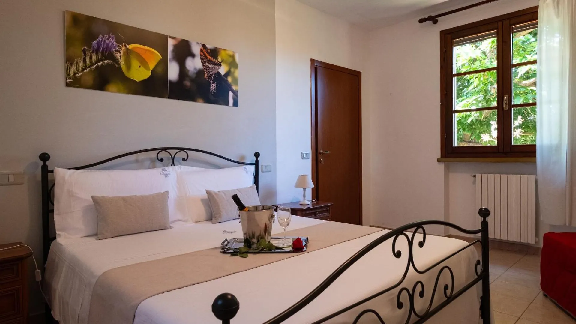 Farm stay Agriturismo I Cerroni Montescudaio Italy