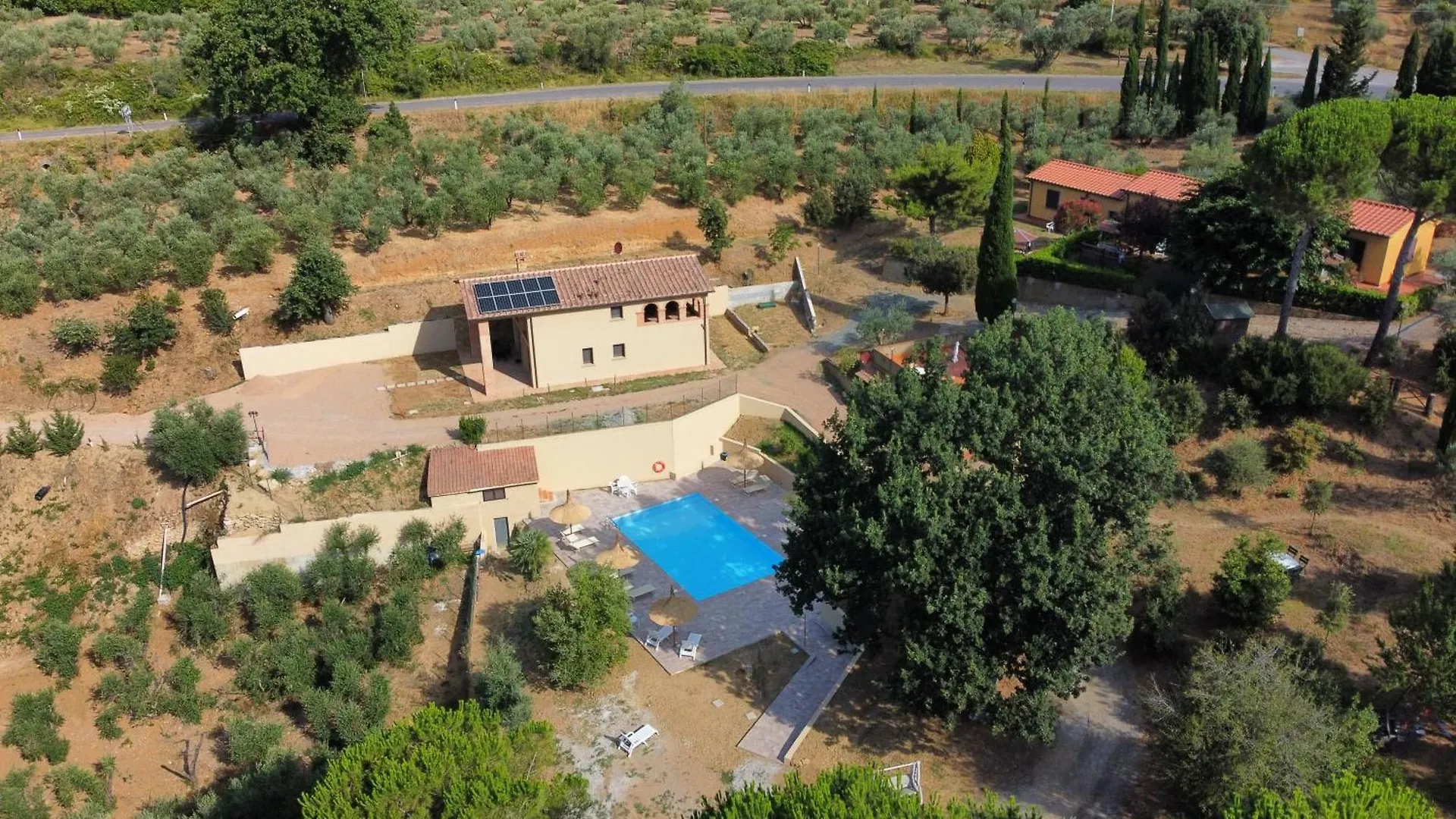 Farm stay Agriturismo I Cerroni Montescudaio
