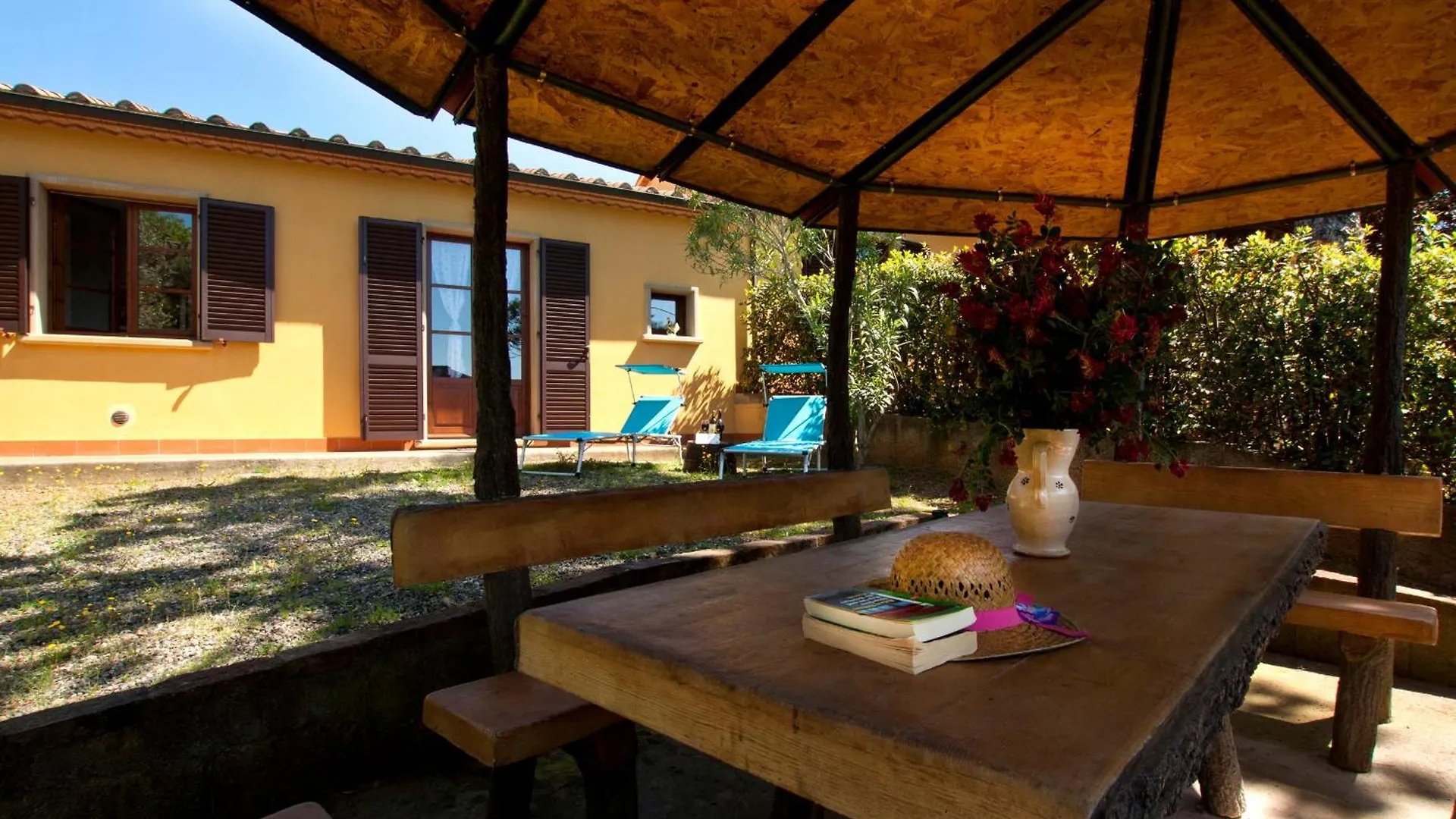 Agriturismo I Cerroni Montescudaio 0*,  Italy